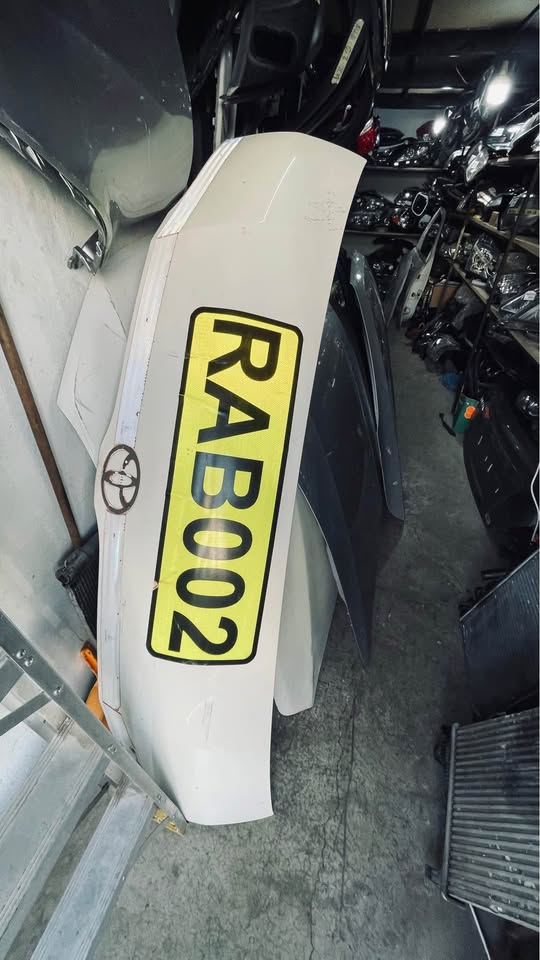Toyota Quantum bonnet - Private Seller