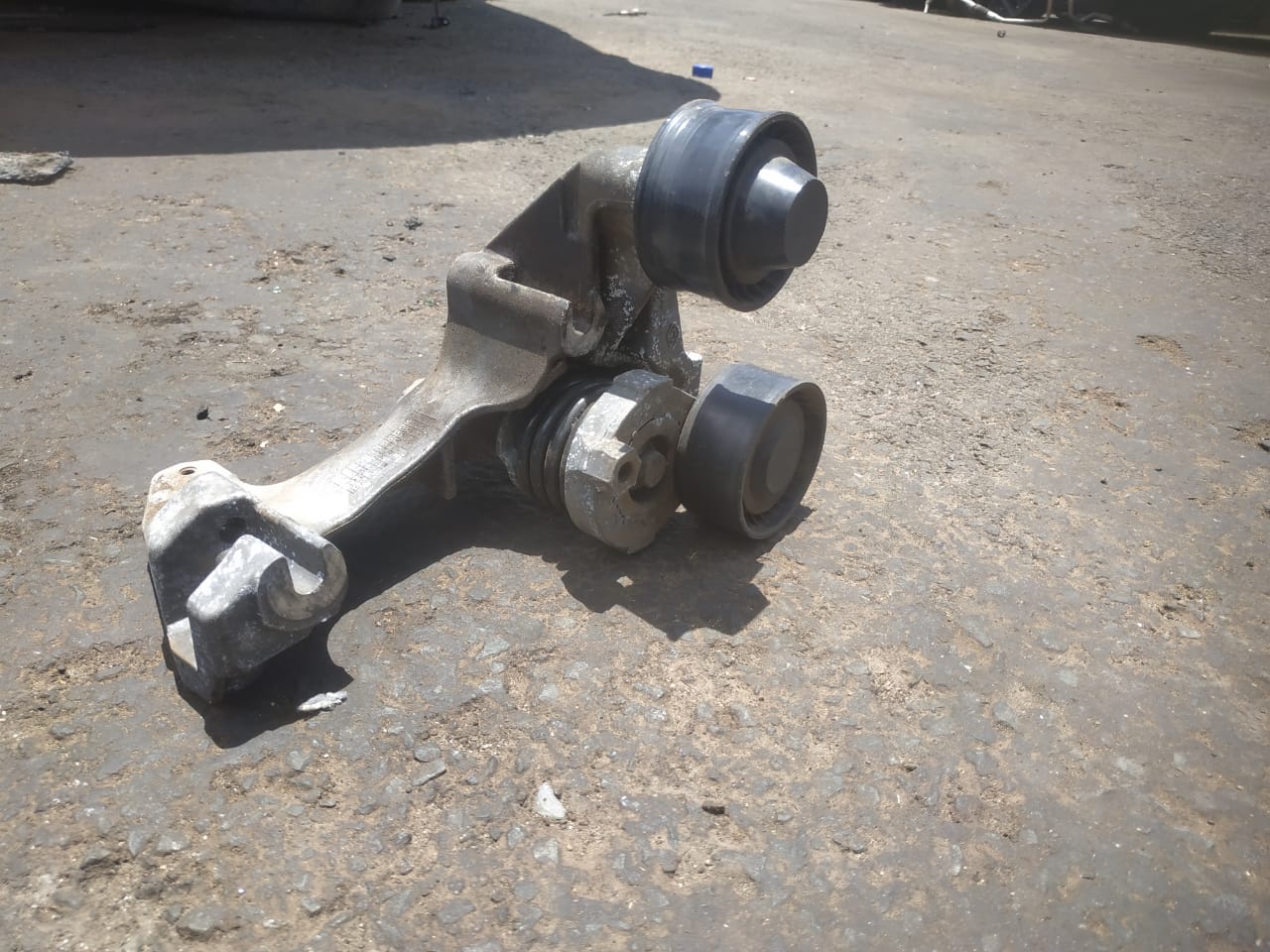Renault Clio 4 belt tensioner for sale - Private Seller Renault Clio 4 belt tensioner for sale - Private Seller