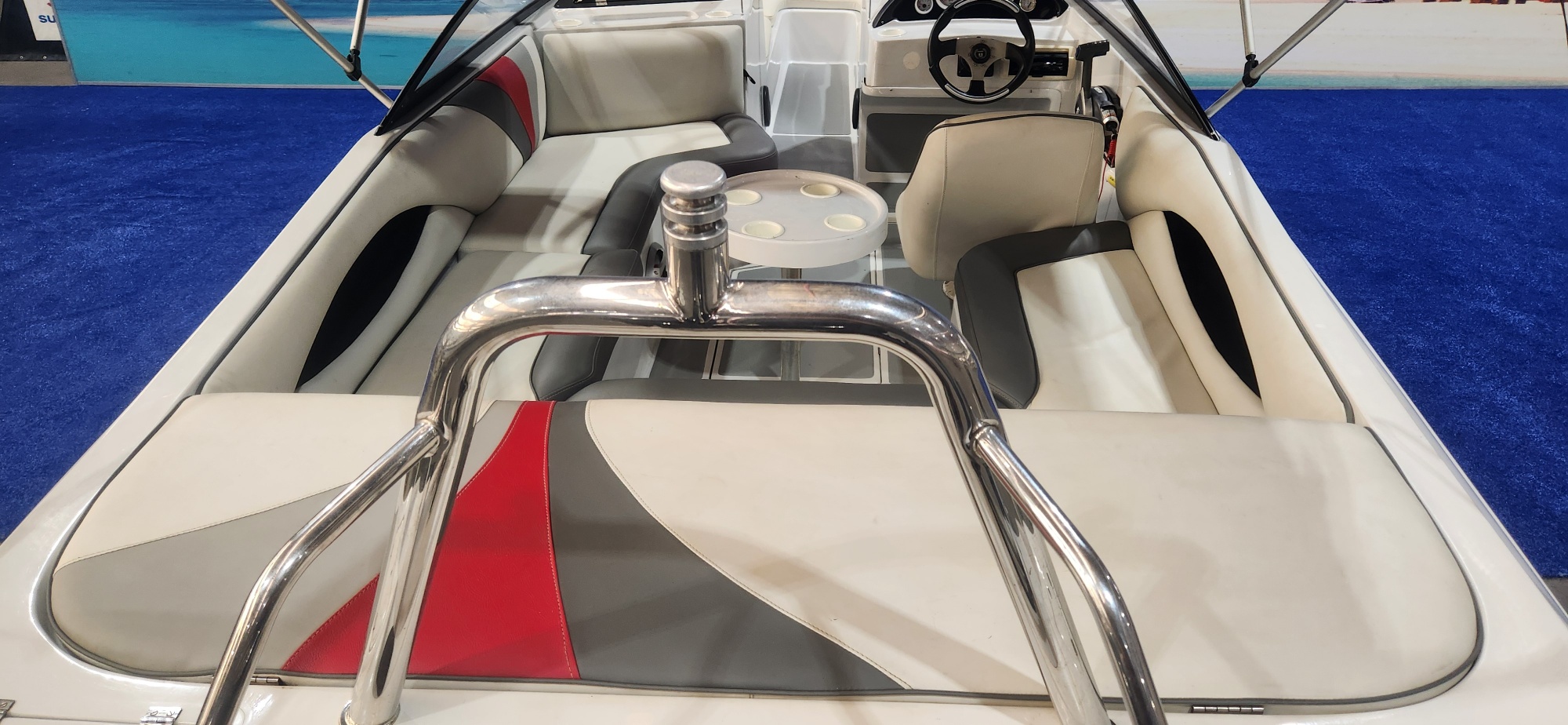 CLASSIC 210 ON TRAILER 200 HP EVINRUDE ETEC