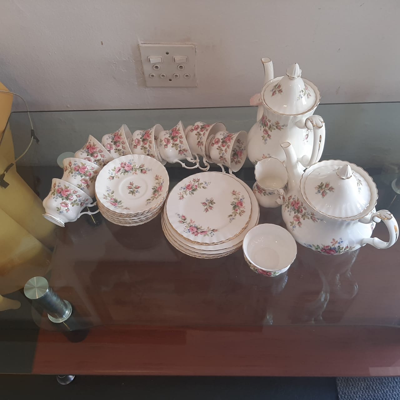 ROYAL ALBERT TEA/COFFEE SET.