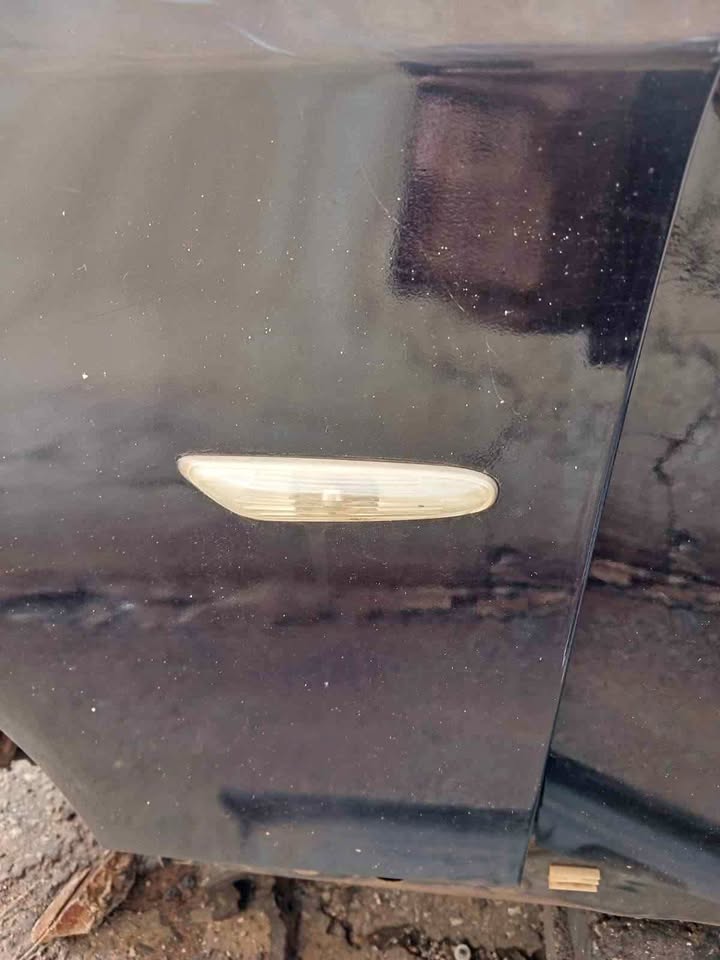 BMW E90 320i left front maker lamp - Private Seller BMW E90 320i left front maker lamp - Private Seller