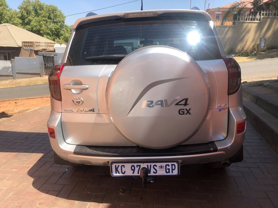 2013 Toyota rav4 2.0 automatic