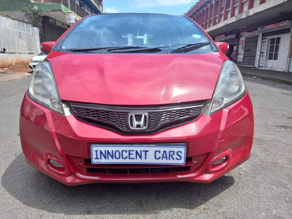 2013 HONDA JAZZ 1.6 PETROL, AUTOMATIC TRANSMISSION, RED COLOUR
