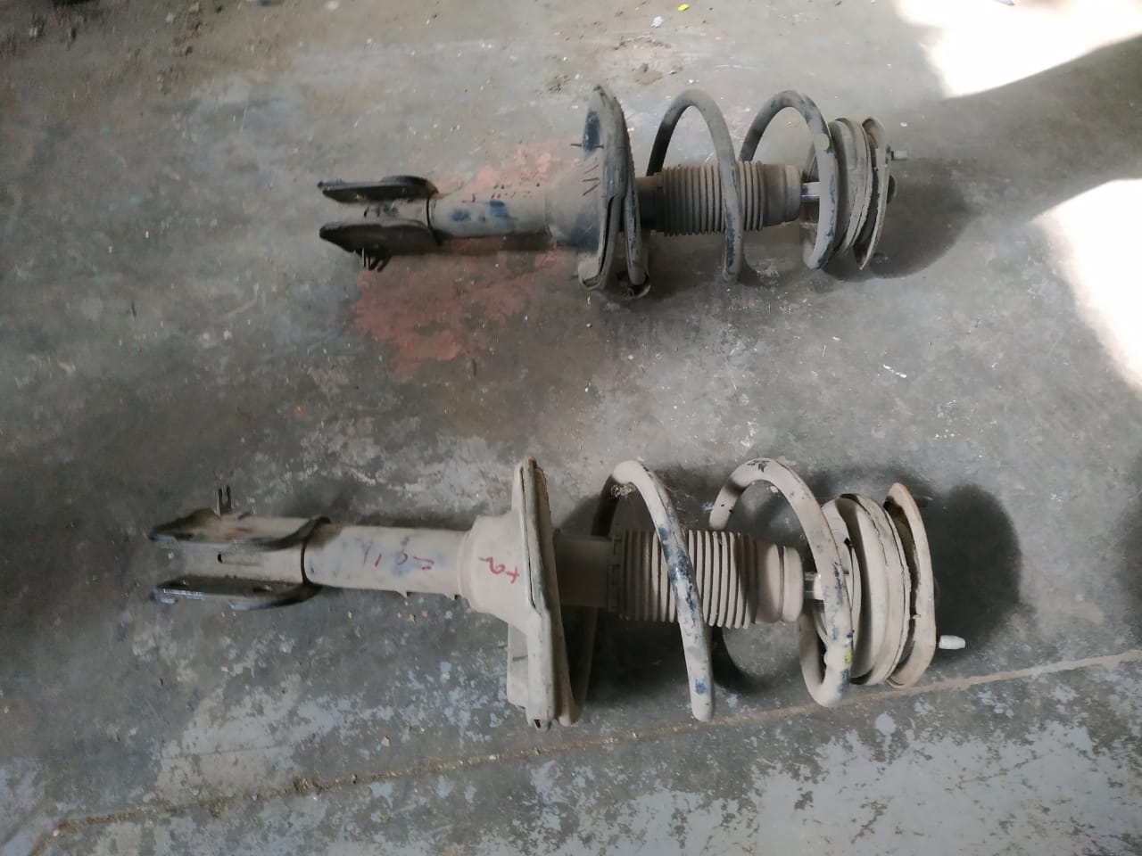2012 Onwards Hyundai H1 / H-1 front shock with spring for sale - Private Seller 2012 Onwards Hyundai H1 / H-1 front shock with spring for sale - Private Seller