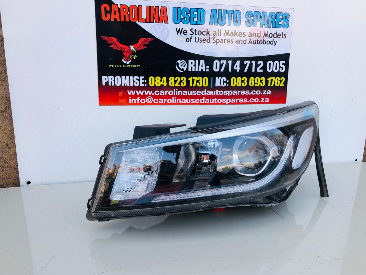 Kia Sedona halogen left side LED headlight - Private Seller Kia Sedona halogen left side LED headlight - Private Seller