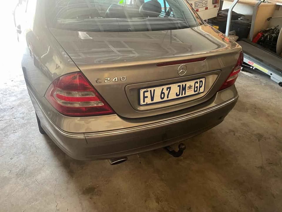 Mercedes Benz c240 for stripping