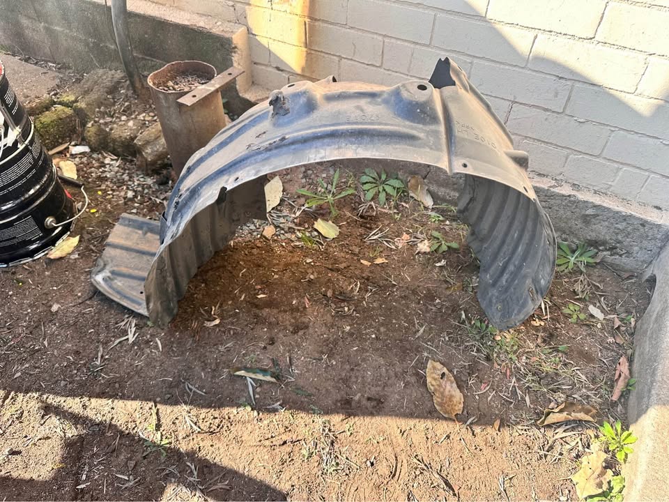 Mazda 3 right fender liner - Private Seller Mazda 3 right fender liner - Private Seller
