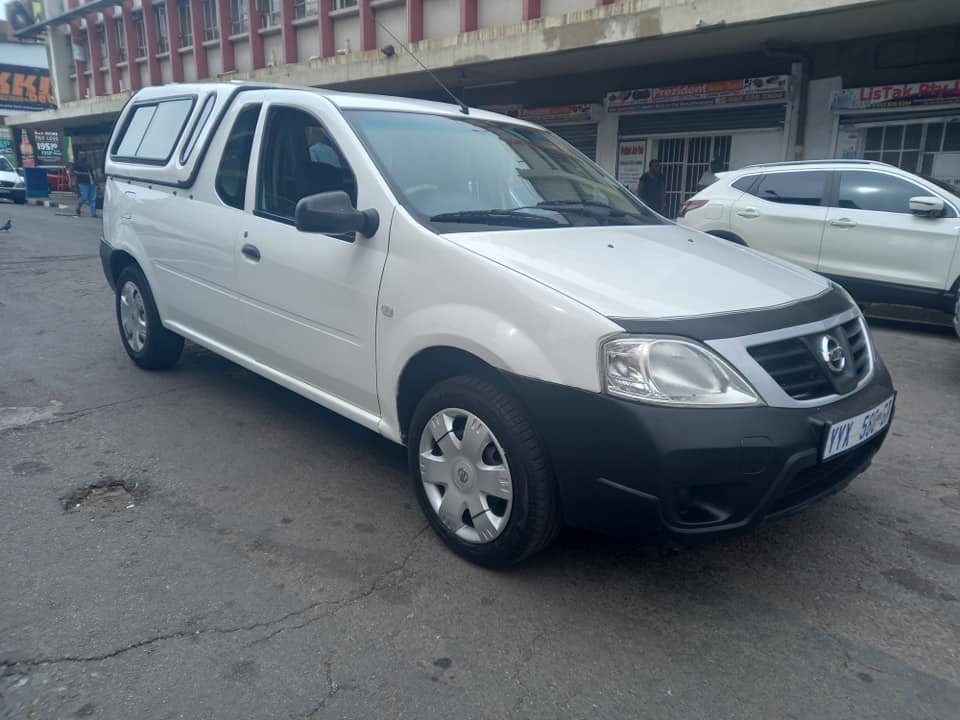 2011 NISSAN NP200 1.6 PETROL, MANUAL TRANSMISSION, WHITE COLOUR, MILEAGE 89000KM