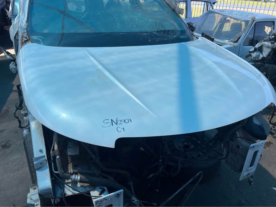 Mahindra Xuv 500 2.2 W8 Bonnet For Sale - Private Seller Mahindra Xuv 500 2.2 W8 Bonnet For Sale - Private Seller