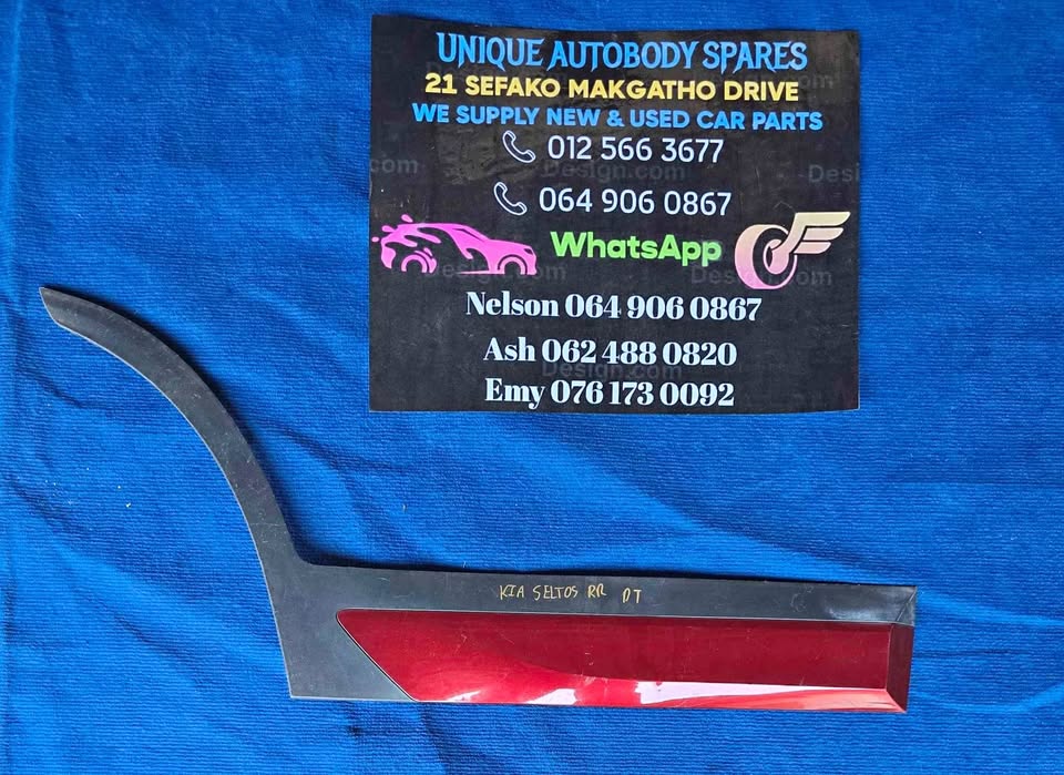 Kia Seltos Right Rear Door Trim - Private Seller Kia Seltos Right Rear Door Trim - Private Seller