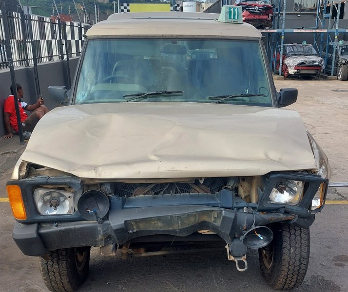 Land Rover Discovery V8i Manual Gold - 1993 STRIPPING FOR SPARES - Private Seller Land Rover Discovery V8i Manual Gold - 1993 STRIPPING FOR SPARES - Private Seller