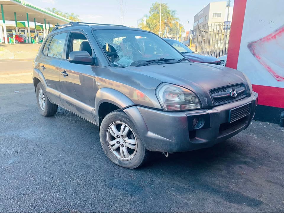 Hyundai Tucson 2008 stripping for spares