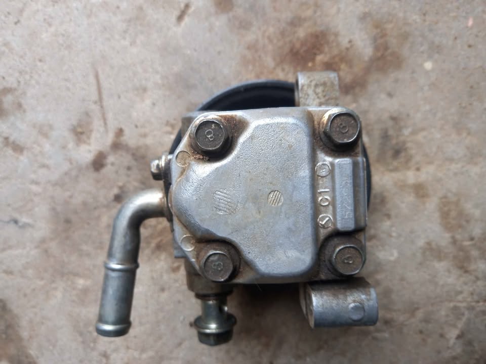 FORD RANGER T6 POWESTEERING PUMP IN GOOD CONDITION - Private Seller FORD RANGER T6 POWESTEERING PUMP IN GOOD CONDITION - Private Seller