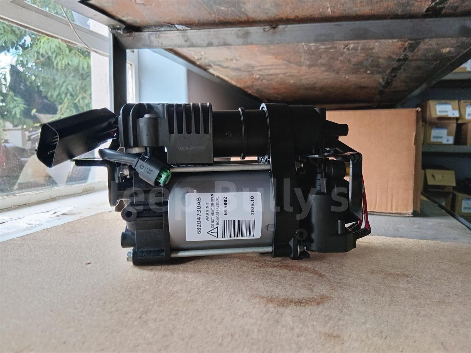 Air Suspension Pump For Jeep WK2 - Jeep Spares - Private Seller Air Suspension Pump For Jeep WK2 - Jeep Spares - Private Seller