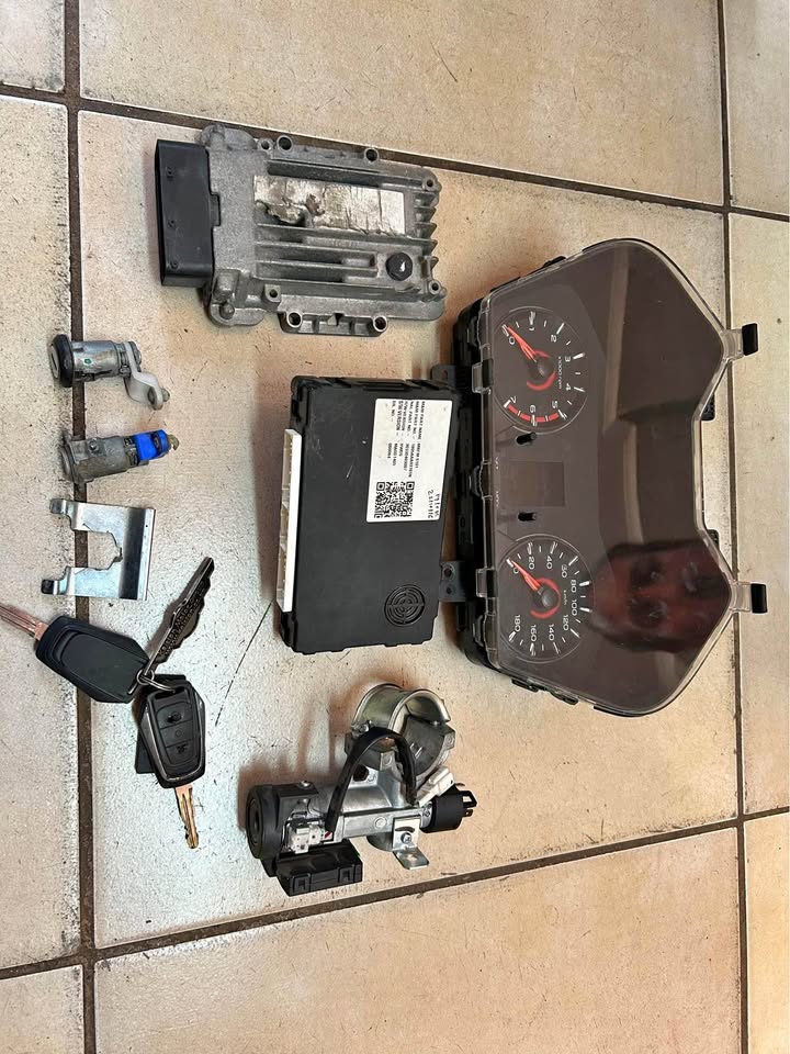 Mahindra KUV 100 Lockset Available @Circle 7 Used Parts Call or WhatsApp - Private Seller Mahindra KUV 100 Lockset Available @Circle 7 Used Parts Call or WhatsApp - Private Seller