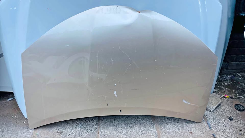 Toyota Corolla bonnet - Private Seller Toyota Corolla bonnet - Private Seller