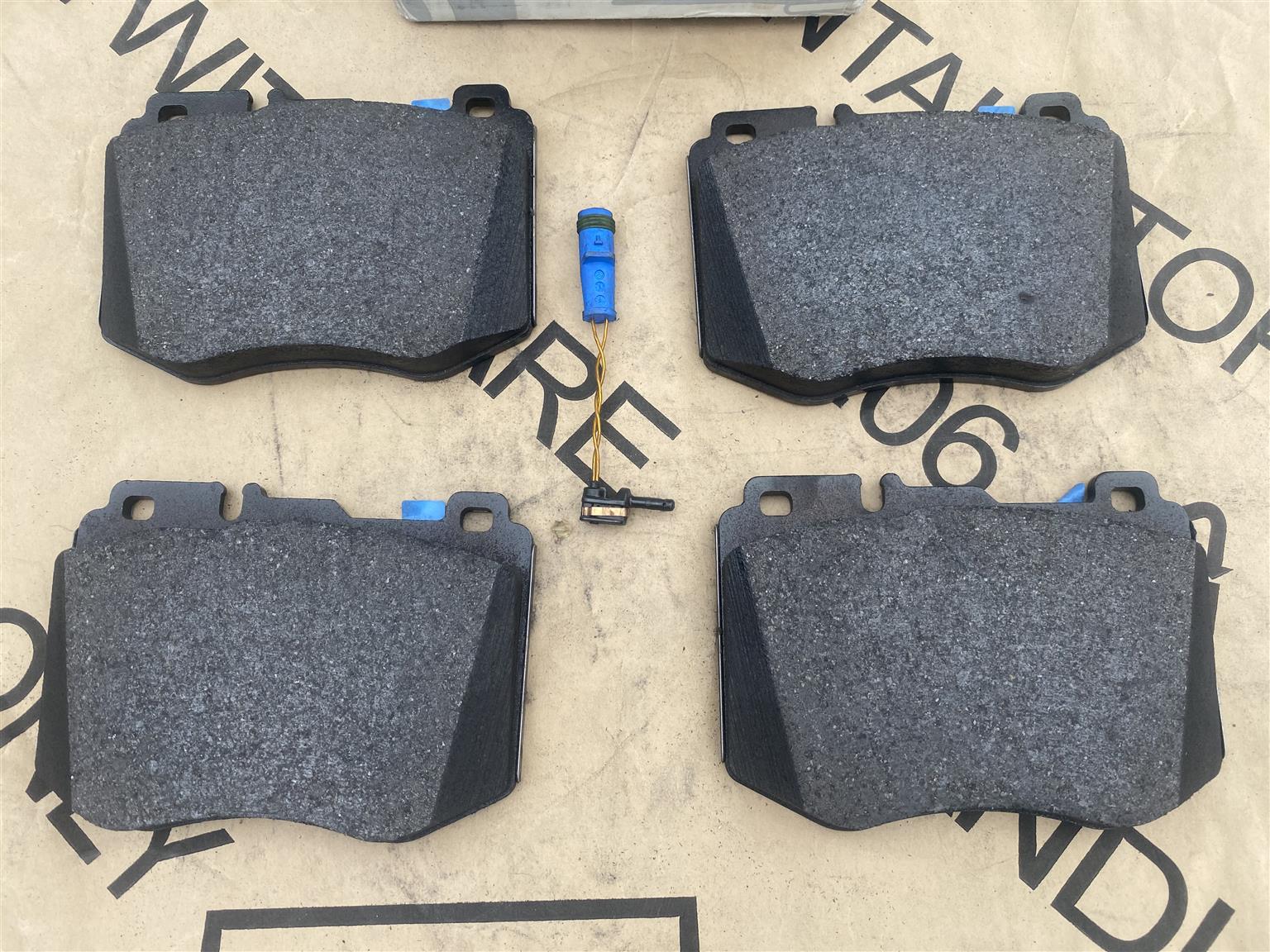 2018 MERCEDES BENZ C-CLASS W205 FRONT BRAKE PADS WITH SENSOR FOR SALE. BRAND NEW - Private Seller