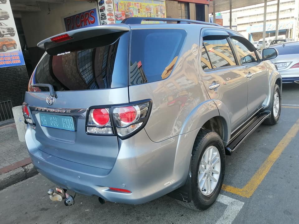 2014 Toyota Fortuner 3.0 D4-D 2x4 155000km Automatic