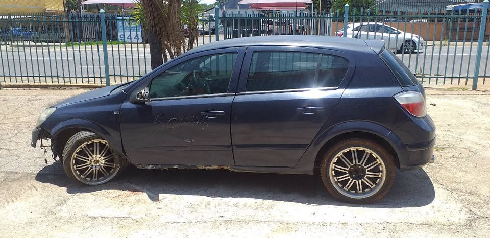 OPEL CORSA STRIPPING FOR SPARES - Private Seller