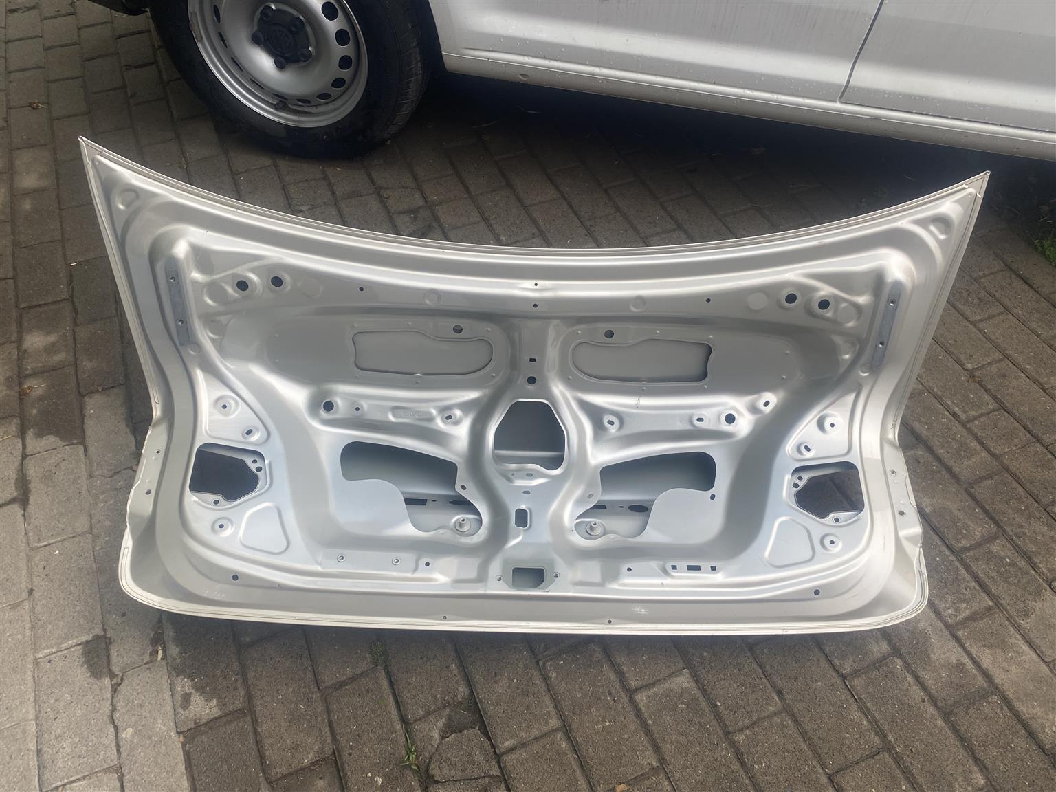 2015 LEXUS ES250 BOOTLID FOR SALE. IN EXCELLENT CONDITION