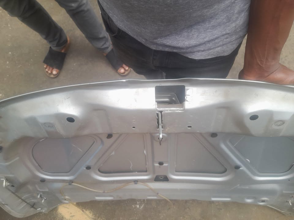 RENAULT KWID BONNET AVAILABLE - Private Seller RENAULT KWID BONNET AVAILABLE - Private Seller
