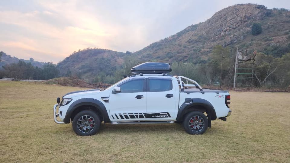 URGENT SALE: 2015 automatic Ford Ranger 4x4 XLT– Head-Turning Power & Style