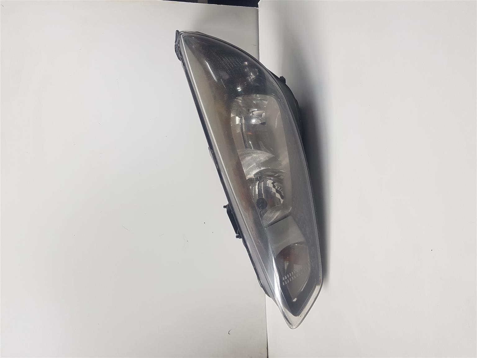 ford fiesta head lamps - Private Seller ford fiesta head lamps - Private Seller