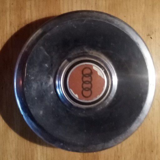 Audi, hub cap - Private Seller Audi, hub cap - Private Seller
