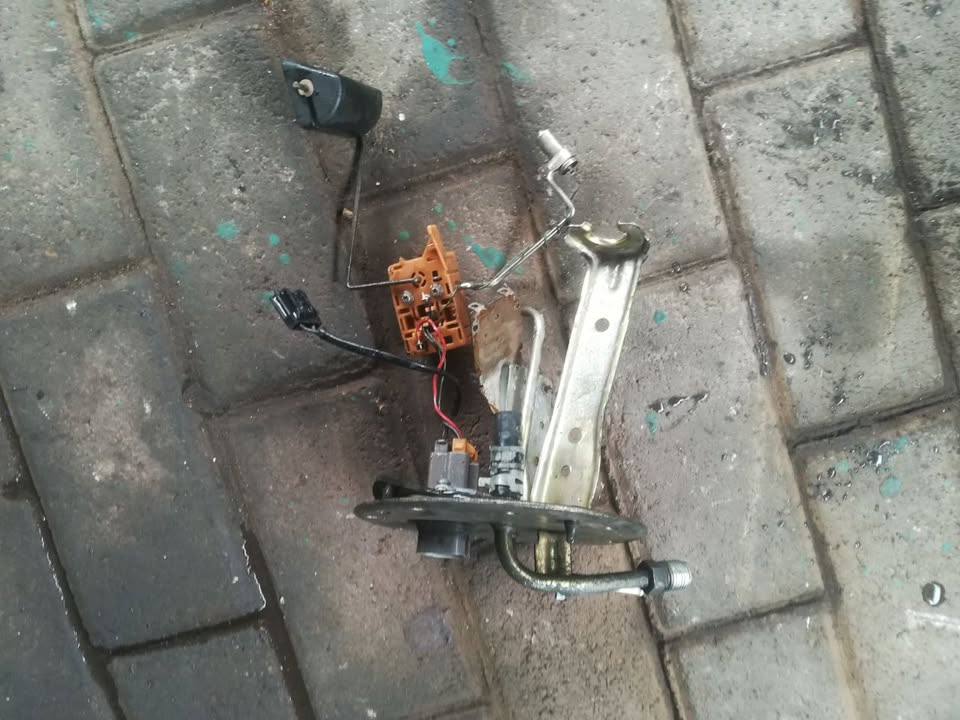 HONDA BALLADE FUEL PUMP HOUSING FOR SALE - Private Seller HONDA BALLADE FUEL PUMP HOUSING FOR SALE - Private Seller