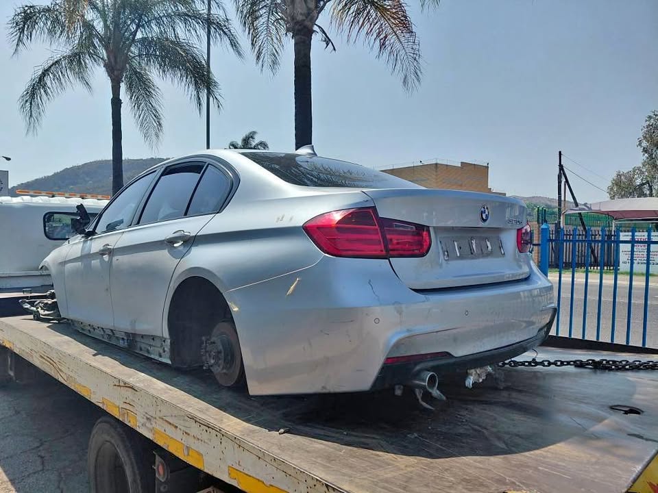 2016 BMW F30 320D FACE-LIFT STRIPPING FOR SPARES - Private Seller 2016 BMW F30 320D FACE-LIFT STRIPPING FOR SPARES - Private Seller