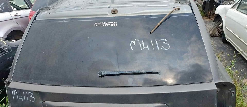 JEEP LIMITED REAR WINDSCREEN FOR SALE - Private Seller JEEP LIMITED REAR WINDSCREEN FOR SALE - Private Seller