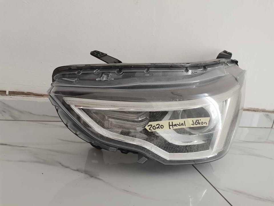 Haval Jolion xenon headlight left side 2020-2022 - Private Seller Haval Jolion xenon headlight left side 2020-2022 - Private Seller