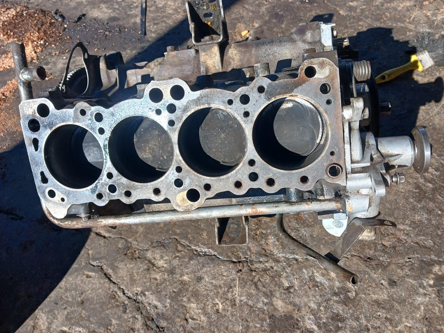 MItsubishi L300 Colt LDV 2 lt 4G63 Cylinderhead - Private Seller MItsubishi L300 Colt LDV 2 lt 4G63 Cylinderhead - Private Seller