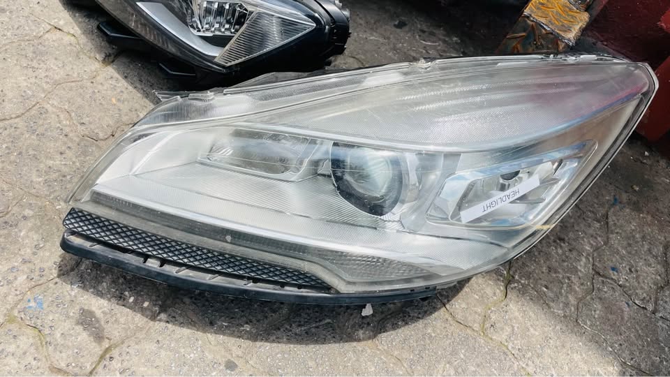 Ford Kuga headlights - Private Seller