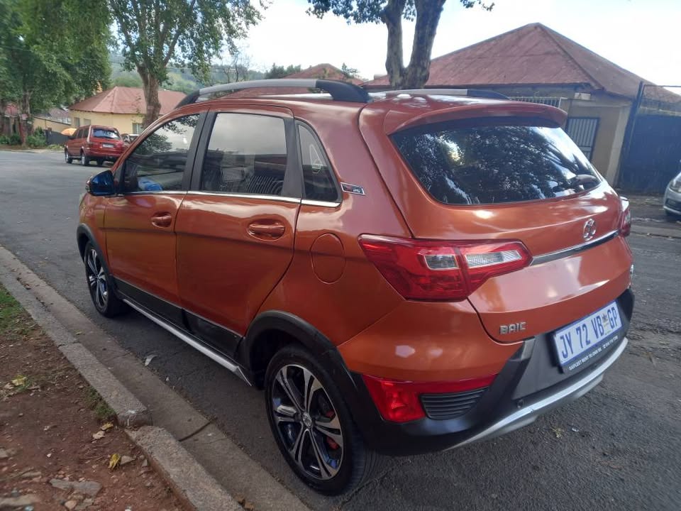 2021 BAIC x25 1.5 Petrol, Manual Transmission, Orange Color, Mileage 17000kms.