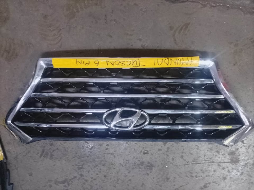 Hyundai Tucson 6 pin Grill - Private Seller
