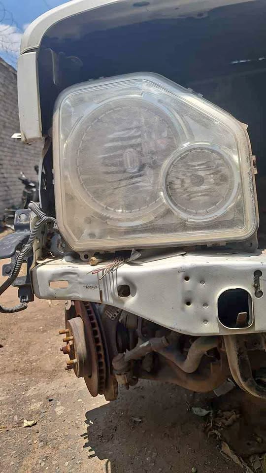 Jeep Limited Right headlight