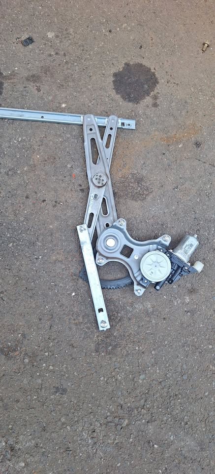 Hyundai I20 window motor meganism available - Private Seller Hyundai I20 window motor meganism available - Private Seller