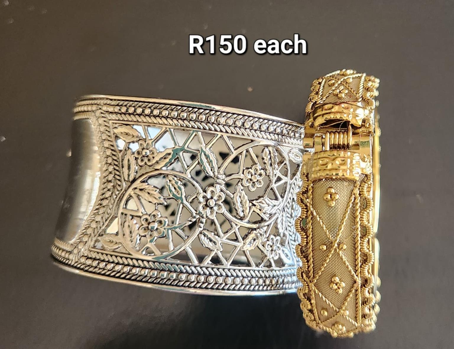 Elegant Neck Accessories, Earings, & Wrist Accessories.