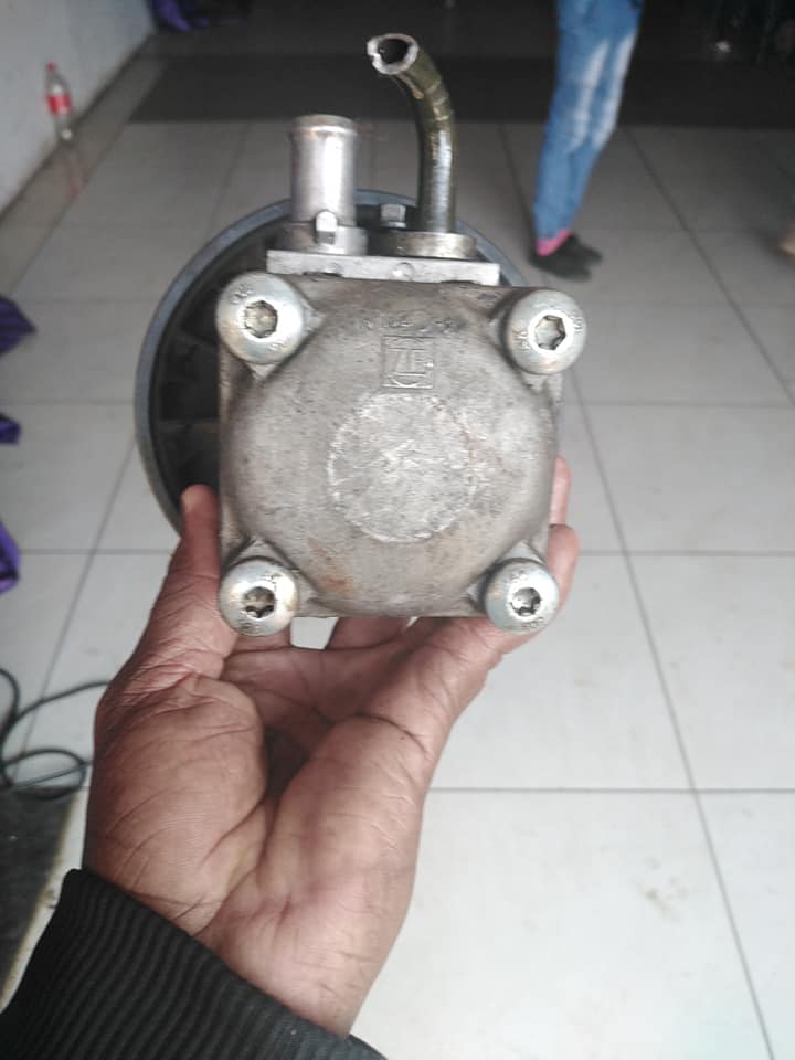 2005 XC90 t5 Volvo power staring pump (petrol) - Private Seller