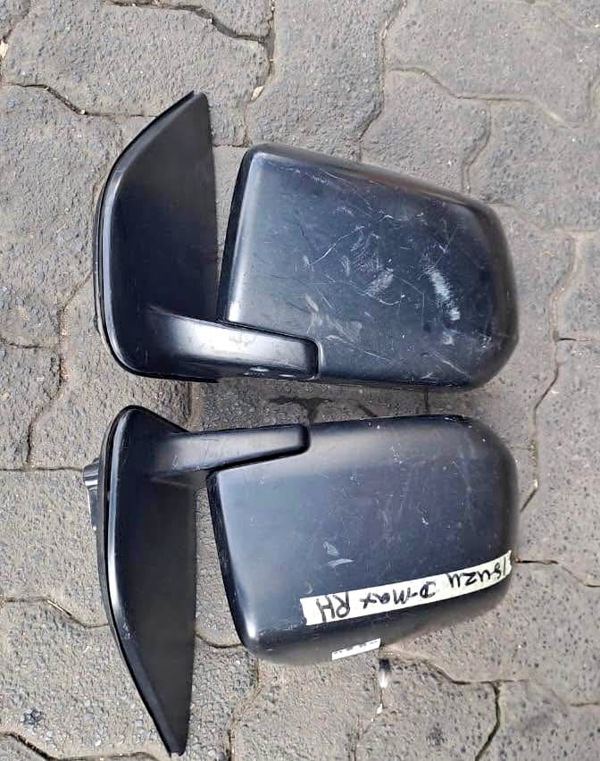 Isuzu D-Max side mirrors - Private Seller Isuzu D-Max side mirrors - Private Seller