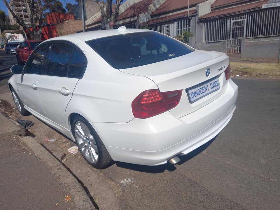 2009 BMW 320d  E90 ENGINE DIESEL, AUTOMATIC, WHITE COLOR, MILEAGE 128000KMS