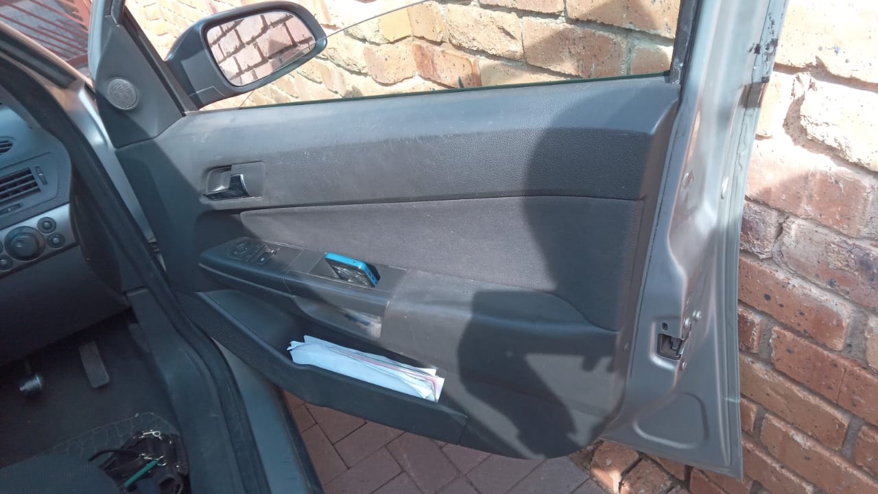Opel astra 1.6. It is a 2009