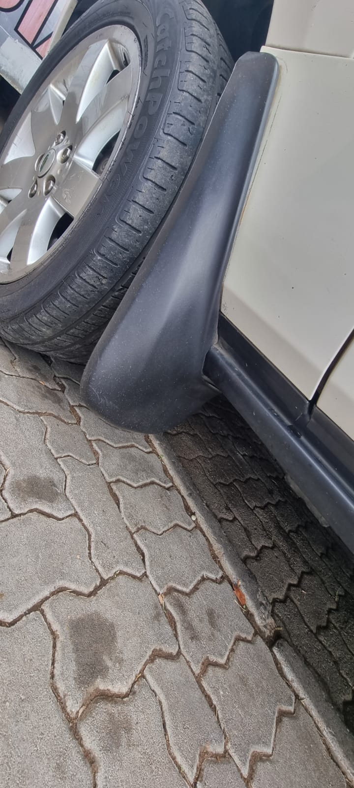 2008 Range Rover Vogue 3.6l V8 Mudflaps for sale 2008 Range Rover Vogue 3.6l V8 Mudflaps for sale