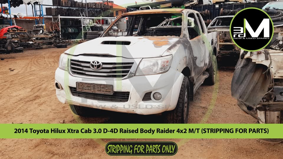 2014 TOYOTA HILUX XTRA CAB 3.0 D-4D RAISED BODY RAIDER 4x2 M/T (STRIPPING FOR PARTS)