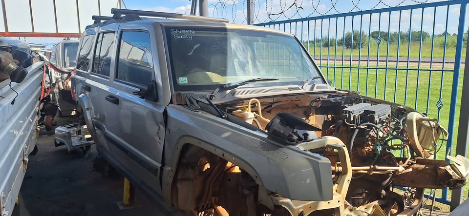 Jeep commander stripping for spares - Private Seller Jeep commander stripping for spares - Private Seller