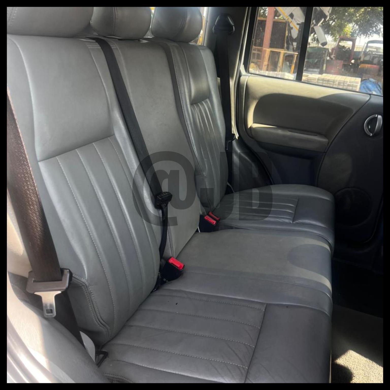 Jeep Cherokee Renegade Leather Seating | Stripped Jeep Renegade - Private Seller Jeep Cherokee Renegade Leather Seating | Stripped Jeep Renegade - Private Seller