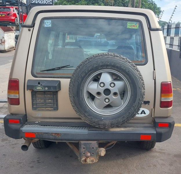 Land Rover Discovery V8i Manual Gold - 1993 STRIPPING FOR SPARES - Private Seller Land Rover Discovery V8i Manual Gold - 1993 STRIPPING FOR SPARES - Private Seller