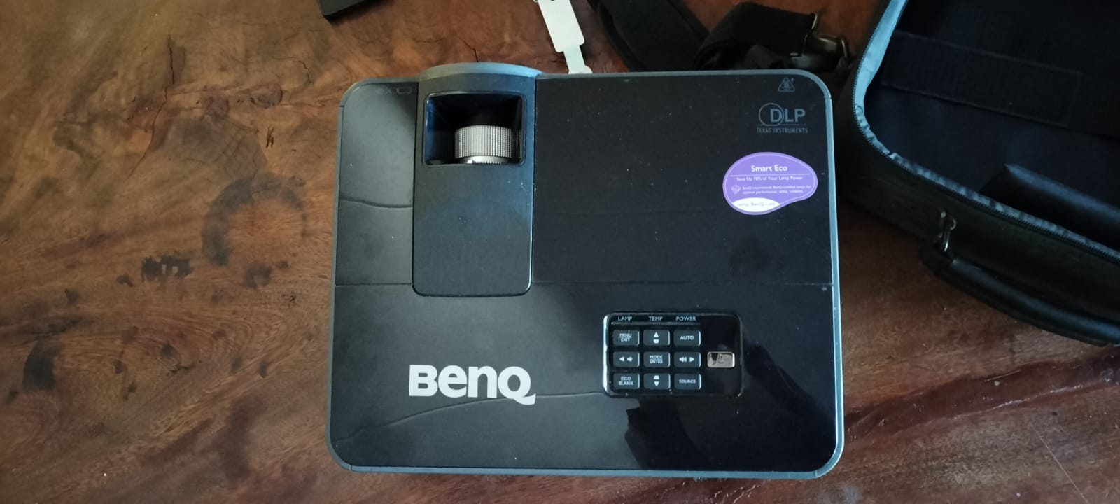 BenQ MS513P DLP Projector with ceiling bracket BenQ MS513P DLP Projector with ceiling bracket