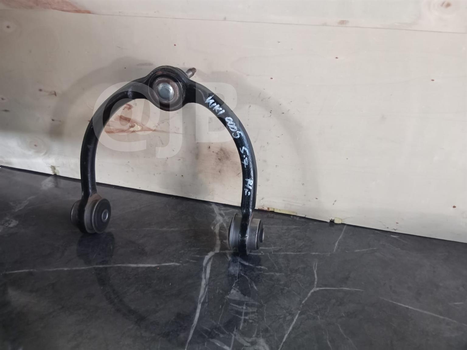 Jeep Grand Cherokee WK1 R|F Upper Control Arm - Private Seller Jeep Grand Cherokee WK1 R|F Upper Control Arm - Private Seller